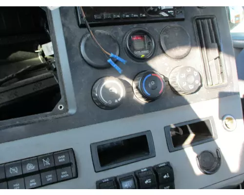 FREIGHTLINER CASCADIA 126 TEMPERATURE CONTROL