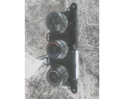 FREIGHTLINER CASCADIA 126 TEMPERATURE CONTROL