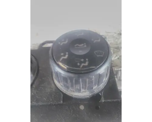 FREIGHTLINER CASCADIA 126 TEMPERATURE CONTROL