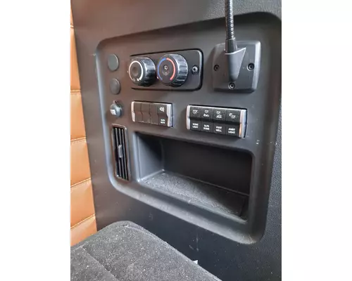 FREIGHTLINER CASCADIA 126 TEMPERATURE CONTROL