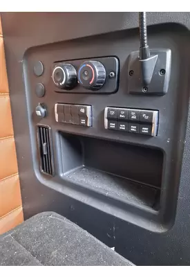 FREIGHTLINER CASCADIA 126 TEMPERATURE CONTROL