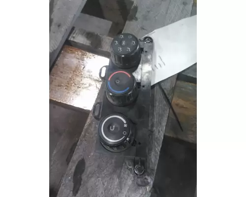 FREIGHTLINER CASCADIA 126 TEMPERATURE CONTROL