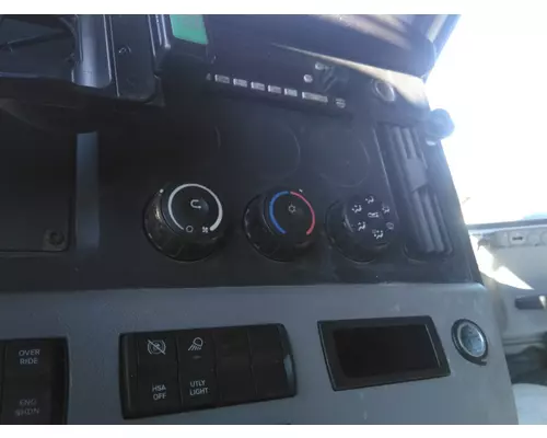 FREIGHTLINER CASCADIA 126 TEMPERATURE CONTROL