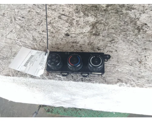 FREIGHTLINER CASCADIA 126 TEMPERATURE CONTROL