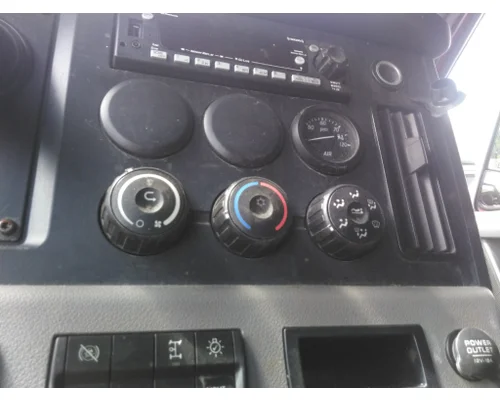 FREIGHTLINER CASCADIA 126 TEMPERATURE CONTROL