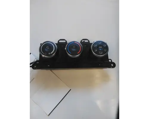 FREIGHTLINER CASCADIA 126 TEMPERATURE CONTROL