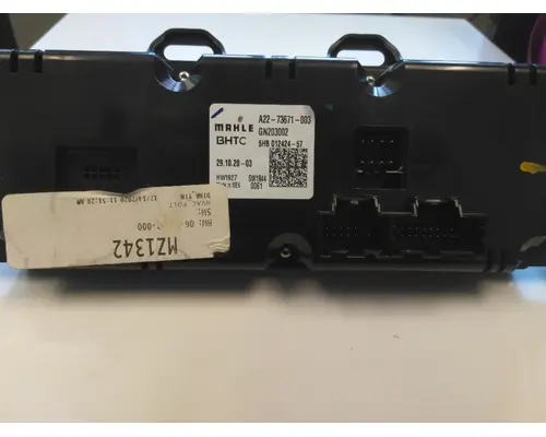 FREIGHTLINER CASCADIA 126 TEMPERATURE CONTROL