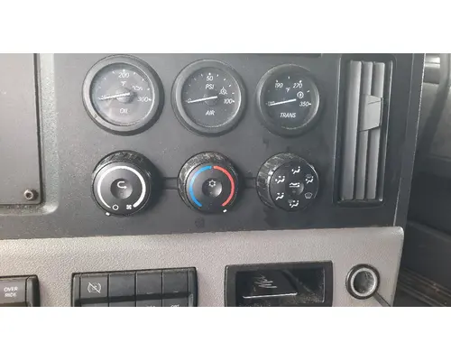 FREIGHTLINER CASCADIA 126 TEMPERATURE CONTROL