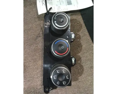 FREIGHTLINER CASCADIA 126 TEMPERATURE CONTROL