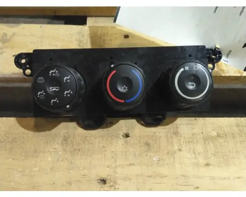 FREIGHTLINER CASCADIA 126 TEMPERATURE CONTROL