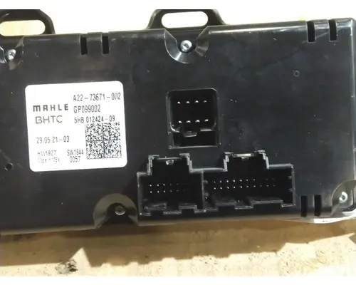 FREIGHTLINER CASCADIA 126 TEMPERATURE CONTROL