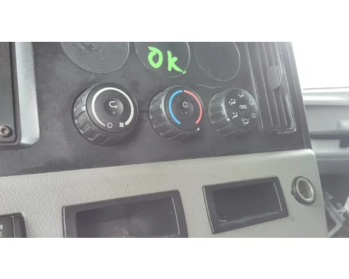 FREIGHTLINER CASCADIA 126 TEMPERATURE CONTROL