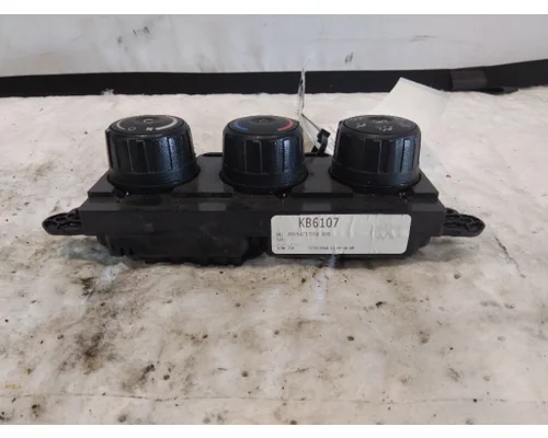 FREIGHTLINER CASCADIA 126 TEMPERATURE CONTROL