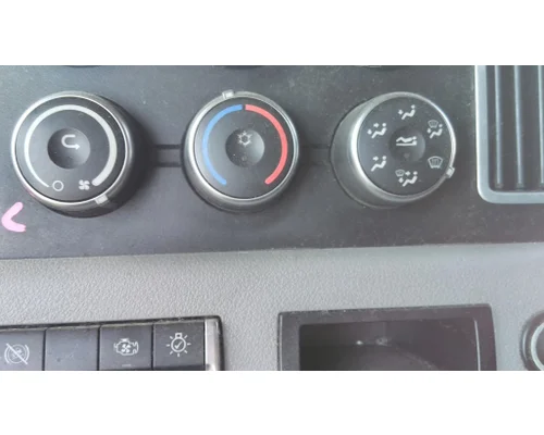 FREIGHTLINER CASCADIA 126 TEMPERATURE CONTROL