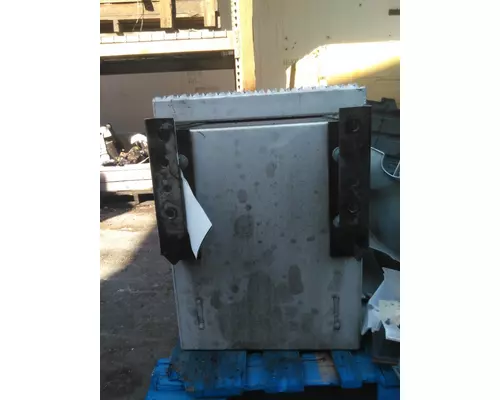FREIGHTLINER CASCADIA 126 TOOL BOX