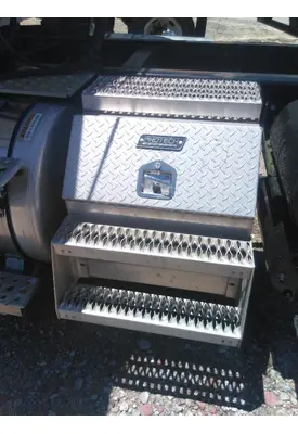 FREIGHTLINER CASCADIA 126 TOOL BOX