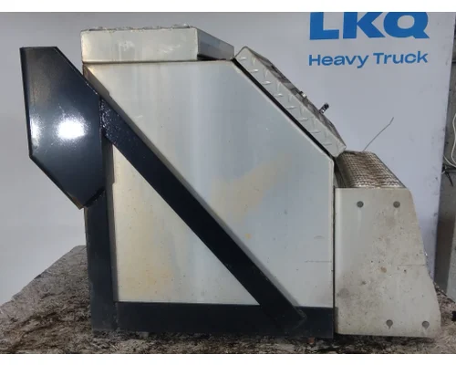 FREIGHTLINER CASCADIA 126 TOOL BOX