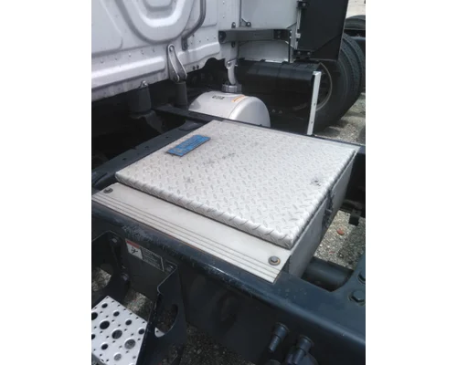 FREIGHTLINER CASCADIA 126 TOOL BOX