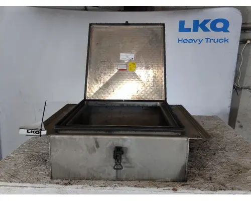 FREIGHTLINER CASCADIA 126 TOOL BOX