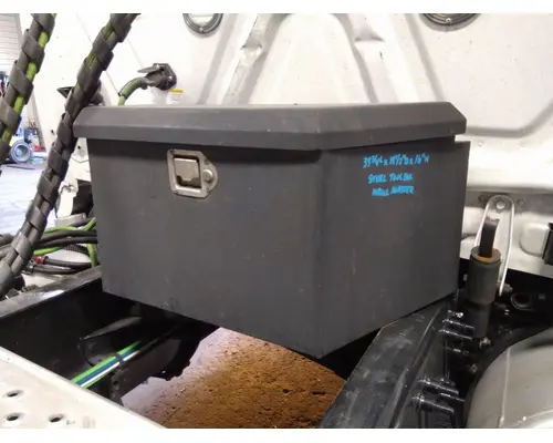 FREIGHTLINER CASCADIA 126 TOOL BOX