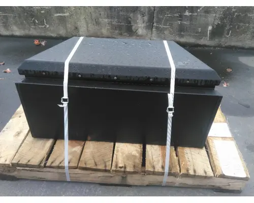 FREIGHTLINER CASCADIA 126 TOOL BOX