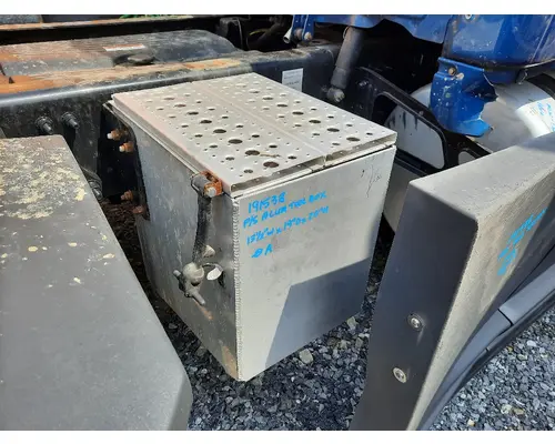 FREIGHTLINER CASCADIA 126 TOOL BOX