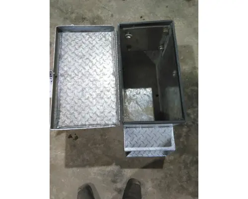 FREIGHTLINER CASCADIA 126 TOOL BOX