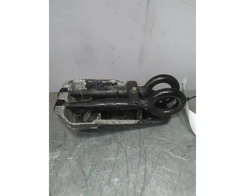 FREIGHTLINER CASCADIA 126 TOW HOOK
