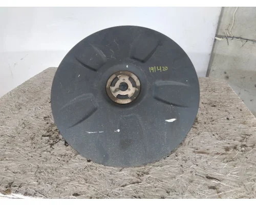 FREIGHTLINER CASCADIA 126 WHEEL/HUB COVER