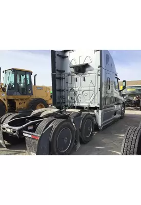 FREIGHTLINER CASCADIA 126 WHEEL/HUB COVER