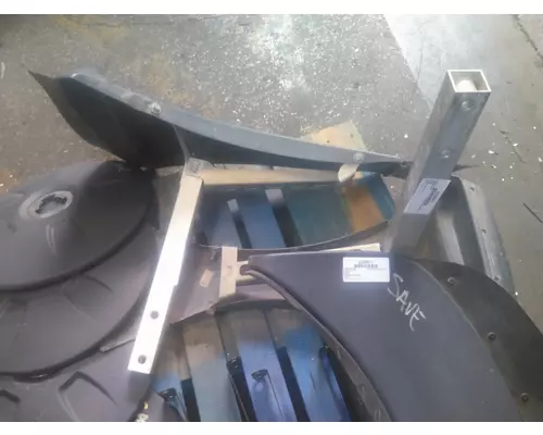FREIGHTLINER CASCADIA 126 WHEELHUB COVER