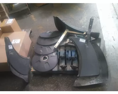 FREIGHTLINER CASCADIA 126 WHEELHUB COVER