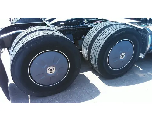 FREIGHTLINER CASCADIA 126 WHEELHUB COVER
