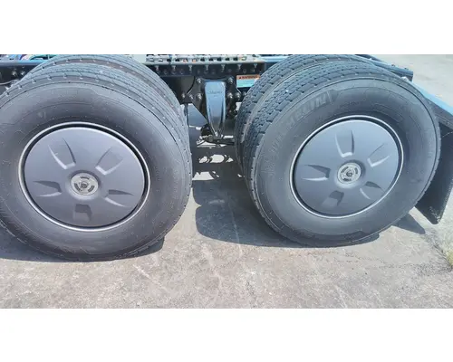FREIGHTLINER CASCADIA 126 WHEELHUB COVER