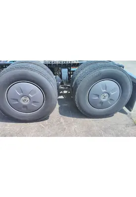FREIGHTLINER CASCADIA 126 WHEEL/HUB COVER