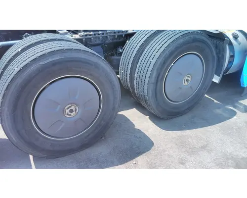 FREIGHTLINER CASCADIA 126 WHEELHUB COVER
