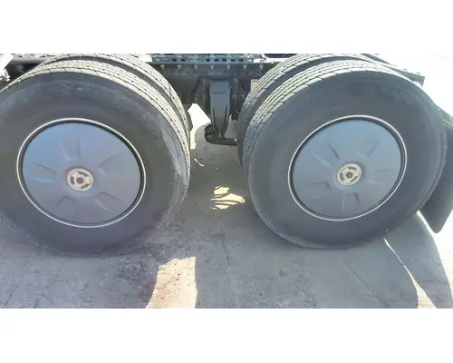 FREIGHTLINER CASCADIA 126 WHEELHUB COVER
