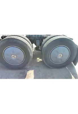 FREIGHTLINER CASCADIA 126 WHEEL/HUB COVER