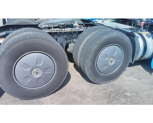 FREIGHTLINER CASCADIA 126 WHEELHUB COVER