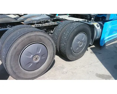 FREIGHTLINER CASCADIA 126 WHEELHUB COVER