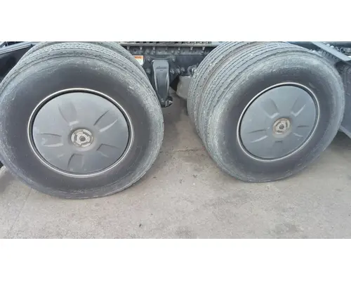 FREIGHTLINER CASCADIA 126 WHEELHUB COVER
