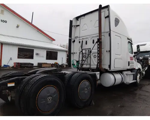 FREIGHTLINER CASCADIA 126 WHOLE TRUCK FOR RESALE