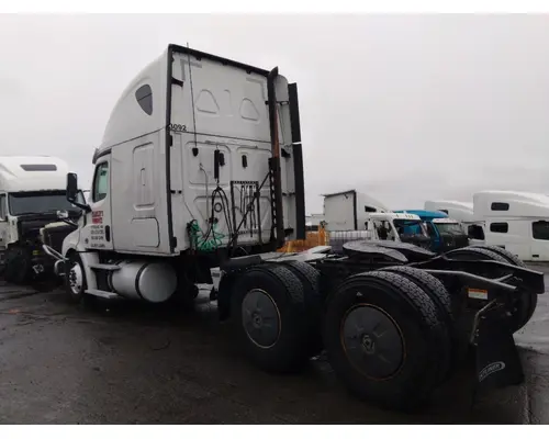 FREIGHTLINER CASCADIA 126 WHOLE TRUCK FOR RESALE