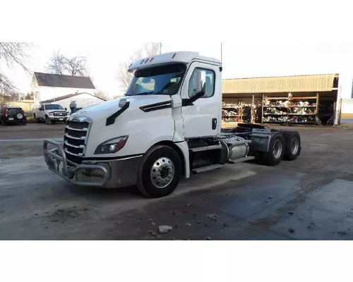 FREIGHTLINER CASCADIA 126 WHOLE TRUCK FOR RESALE