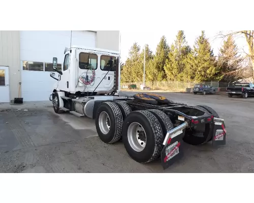 FREIGHTLINER CASCADIA 126 WHOLE TRUCK FOR RESALE