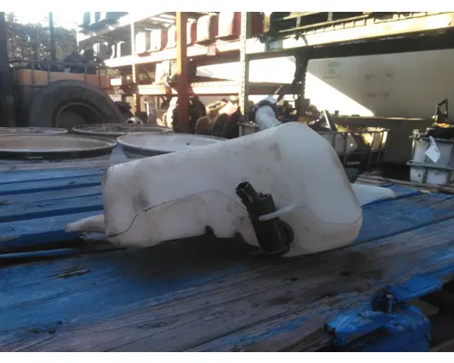 FREIGHTLINER CASCADIA 126 WINDSHIELD WASHER RESERVOIR