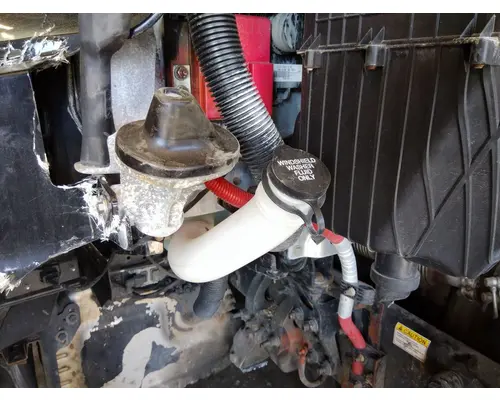 FREIGHTLINER CASCADIA 126 WINDSHIELD WASHER RESERVOIR