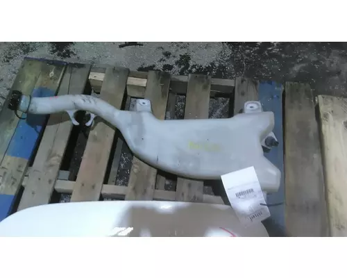 FREIGHTLINER CASCADIA 126 WINDSHIELD WASHER RESERVOIR