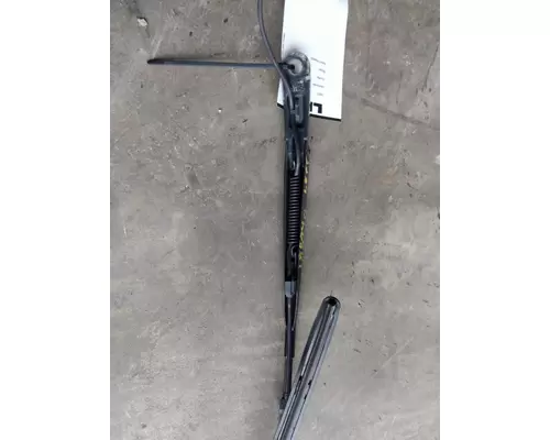 FREIGHTLINER CASCADIA 126 WINDSHIELD WIPER ARM