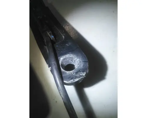 FREIGHTLINER CASCADIA 126 WINDSHIELD WIPER ARM